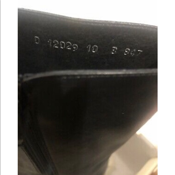 COLE HAAN Short Boot Zippered Black Leather, Heel - Picture 8 of 8